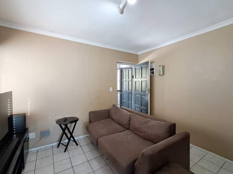 To Let 1 Bedroom Property for Rent in Protea Heights Western Cape